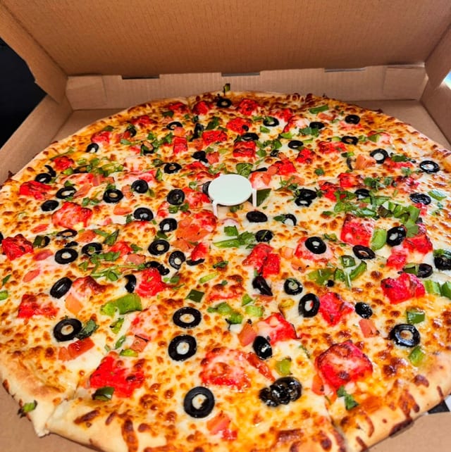 Butter Paneer Pizza.