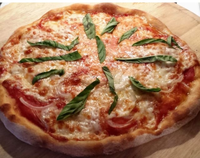 Margherita Pizza.